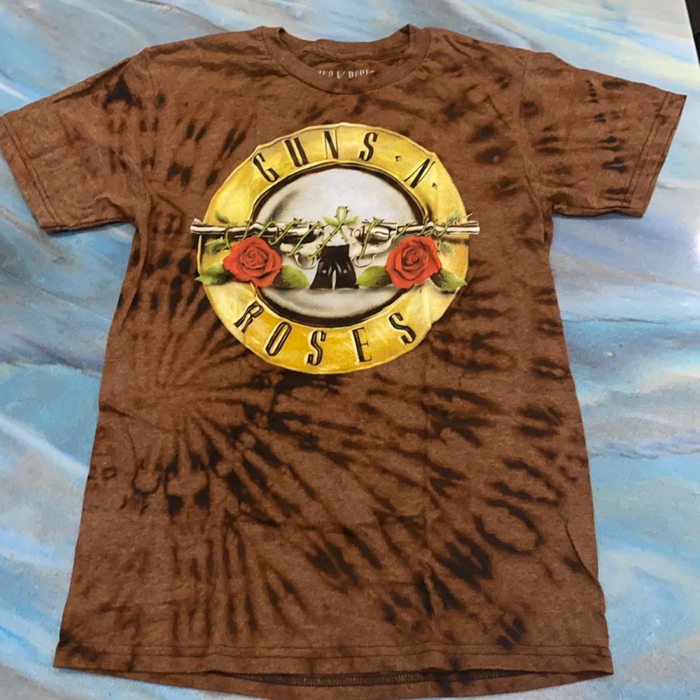 NWOT Men’s Custom Reverse Tie Dye “Guns N’ Roses” Graphic T